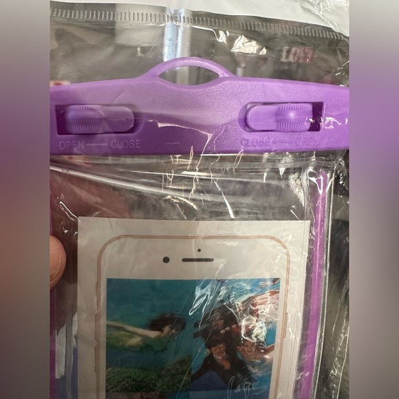 NWT - WATERPROOF PHONE POUCH (PURPLE) - Picture 2 of 7
